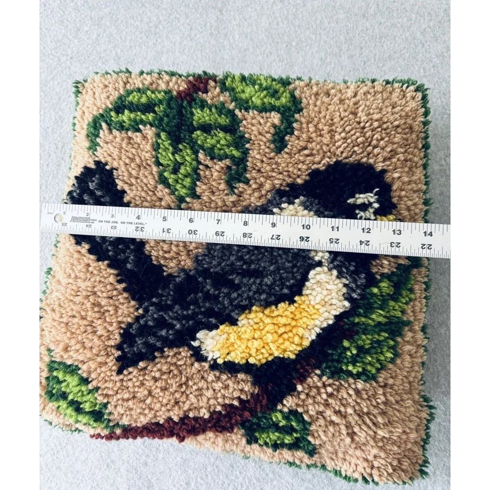 Vintage Handmade Latch Hook Bird Robin Decorative‎ Throw Pillow Knit